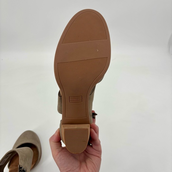 TOMS Milan Closed Toe Genuine Suede Stacked Heel Size 8 - Picture 13 of 13